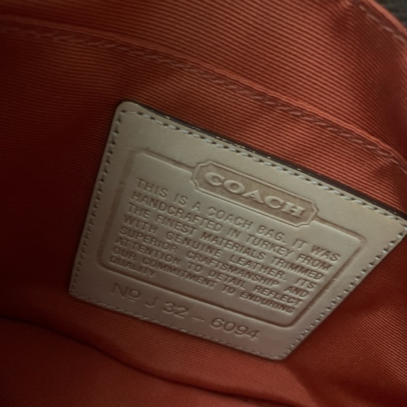 Signature classic tan coach demi baguette - Picture 3 of 4